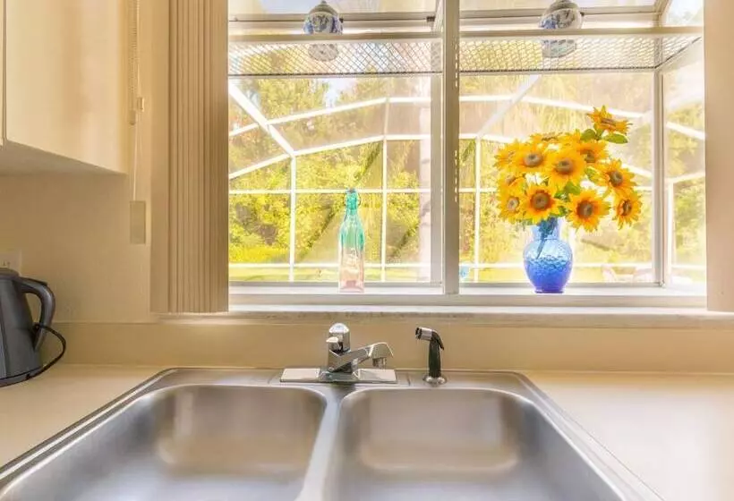 Sunshine, Love, And Happiness In A Home Thats Cute As A Button   3bd 2552