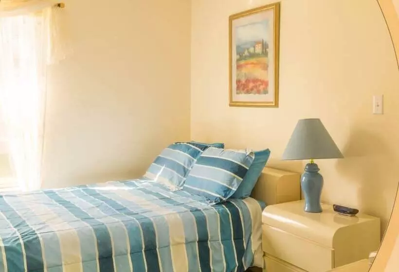 Sunshine, Love, And Happiness In A Home Thats Cute As A Button   3bd 2552