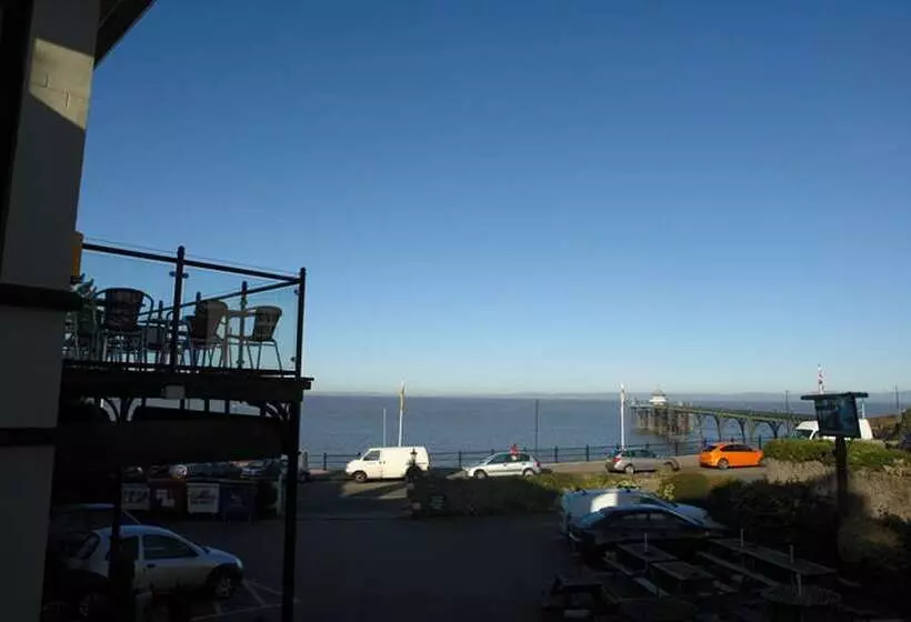 ベッドアンドブレックファースト The Moon And Sixpence