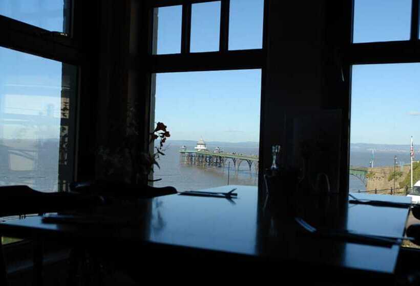 Bed and Breakfast The Moon And Sixpence