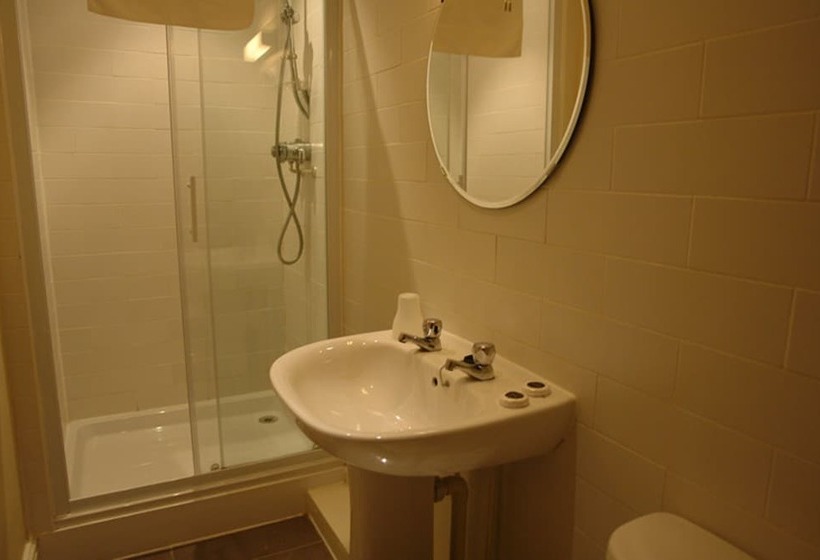 Bed and Breakfast The Moon And Sixpence