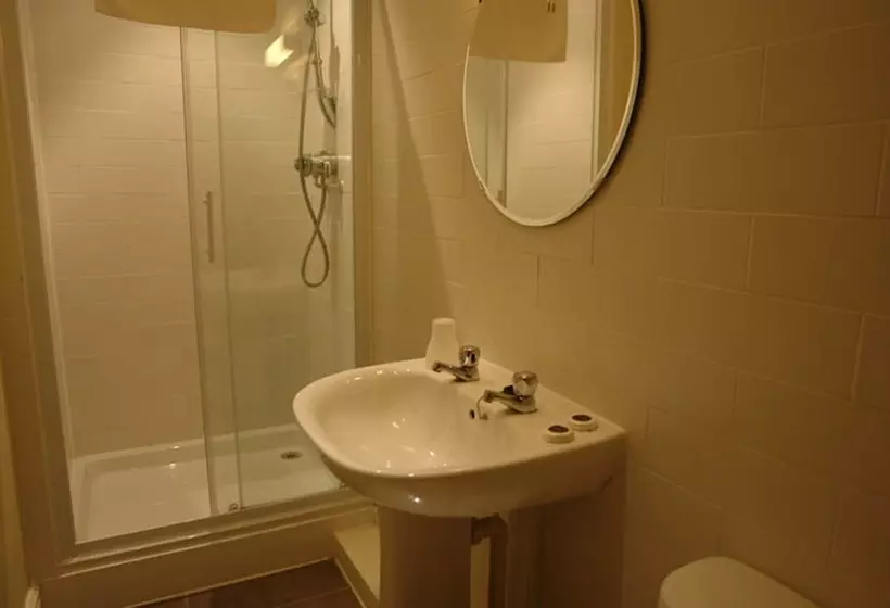 ベッドアンドブレックファースト The Moon And Sixpence