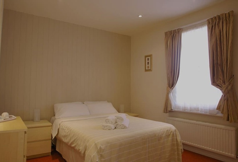 Bed and Breakfast The Moon And Sixpence