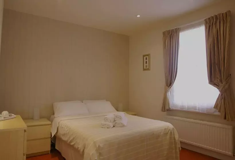 ベッドアンドブレックファースト The Moon And Sixpence