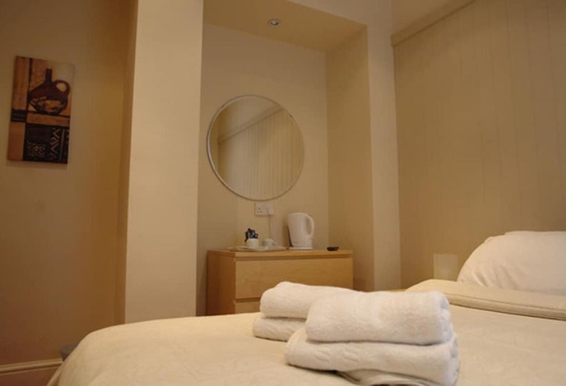 Bed and Breakfast The Moon And Sixpence