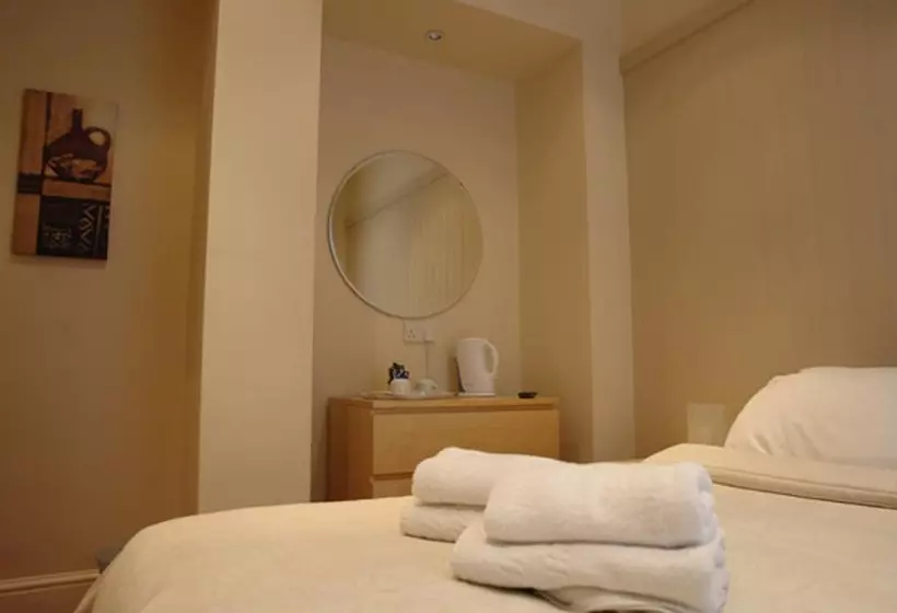 ベッドアンドブレックファースト The Moon And Sixpence