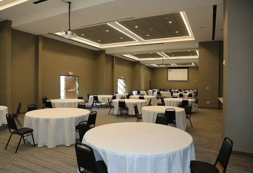 Hotelli Wyndham Garden North Bergen   Secaucus