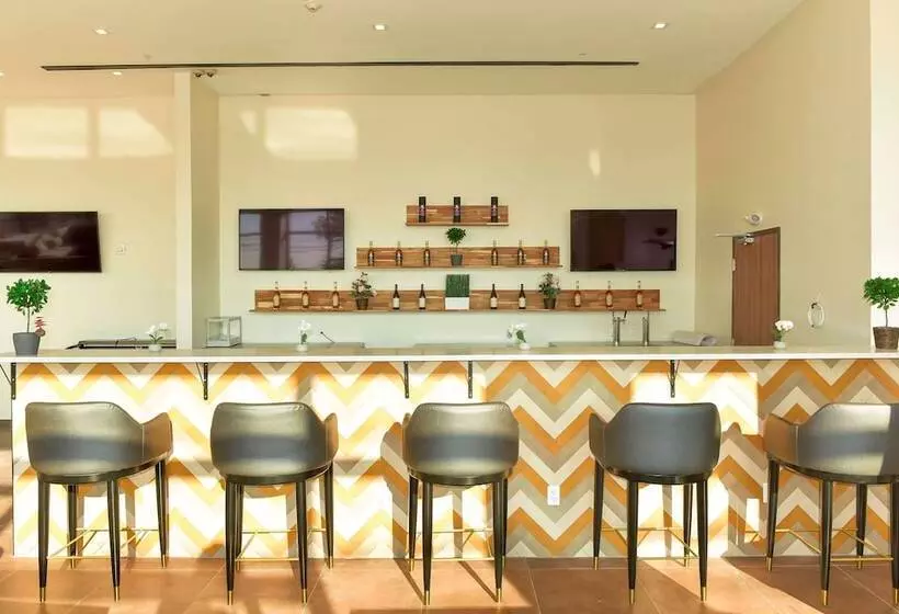 Hotelli Wyndham Garden North Bergen   Secaucus