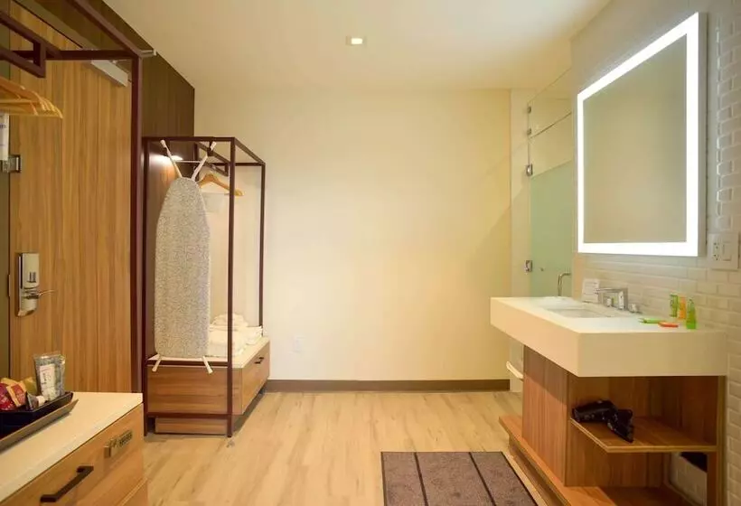 Hotelli Wyndham Garden North Bergen   Secaucus