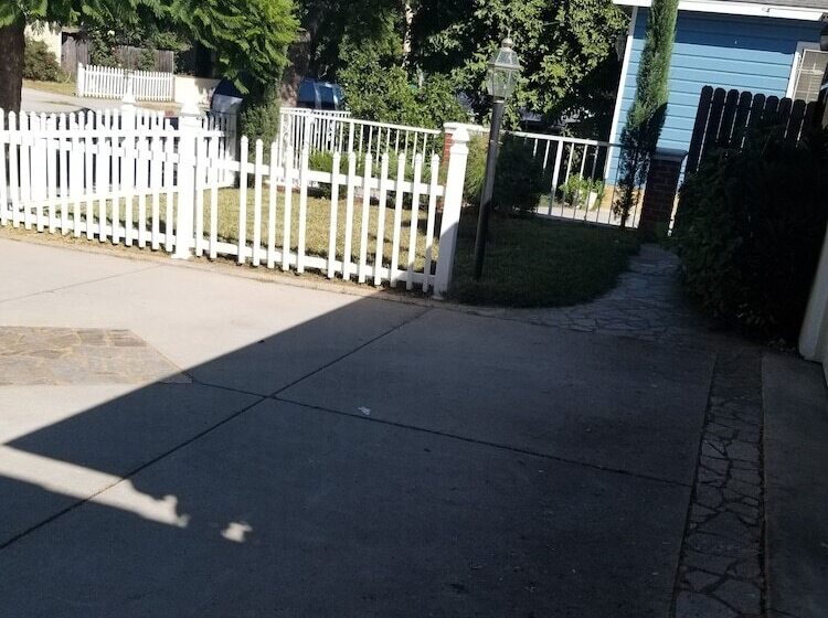 膳宿费 Cynnies Home