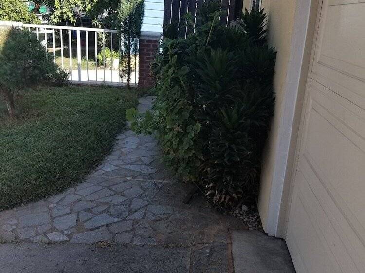 膳宿费 Cynnies Home