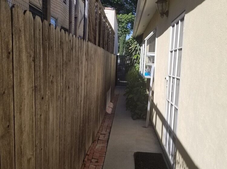 膳宿费 Cynnies Home