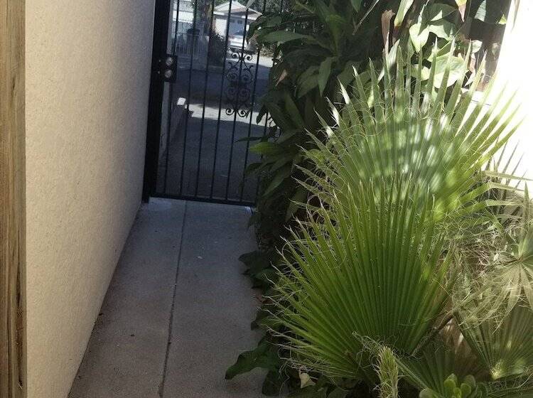 膳宿费 Cynnies Home