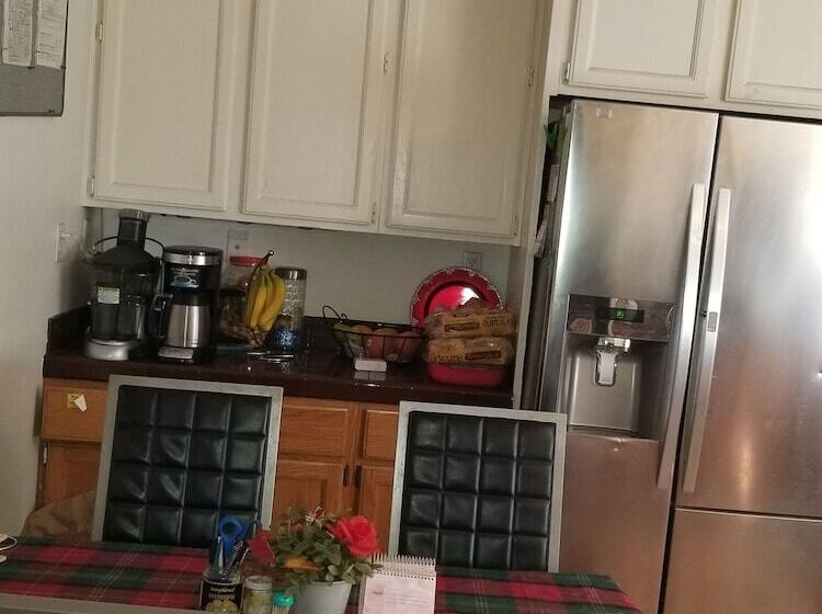 膳宿费 Cynnies Home