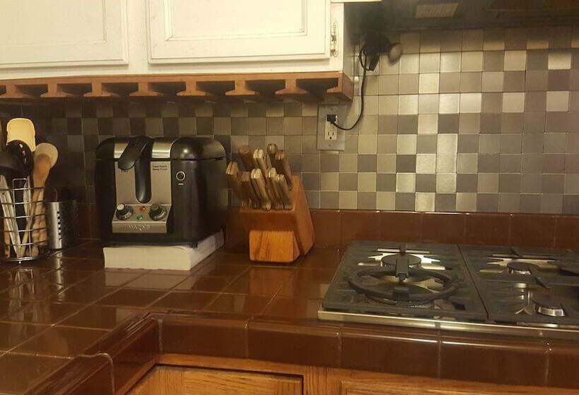 膳宿费 Cynnies Home