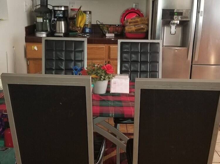 膳宿费 Cynnies Home