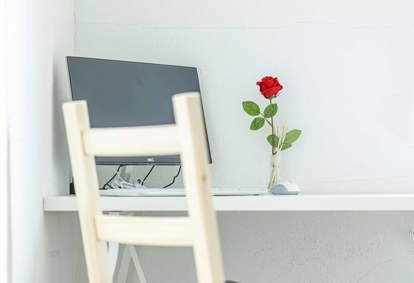 بنسيون Simple Rooms   Yellow Inn