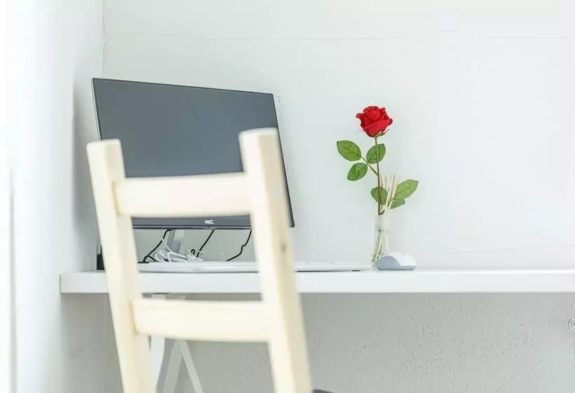 پانسیون Simple Rooms   Yellow Inn