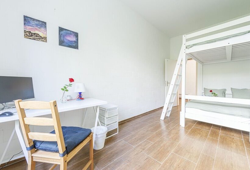 بنسيون Simple Rooms   Yellow Inn