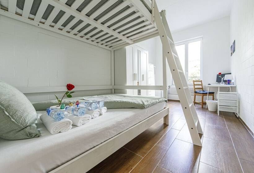 بنسيون Simple Rooms   Yellow Inn