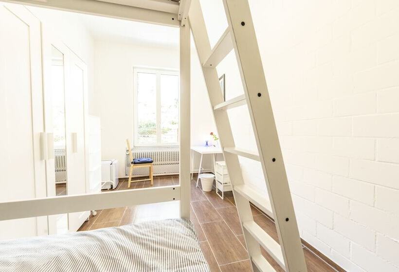 بنسيون Simple Rooms   Yellow Inn