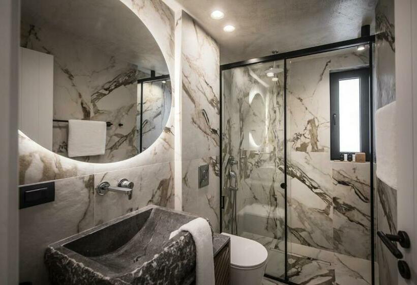 Tarsia Homes & Suites