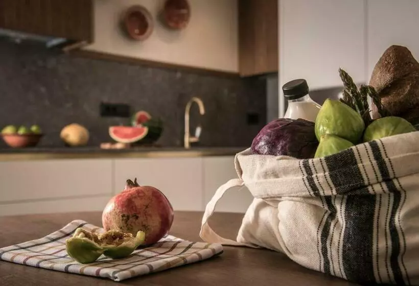 Tarsia Homes & Suites