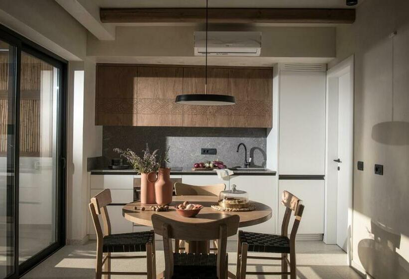 Tarsia Homes & Suites