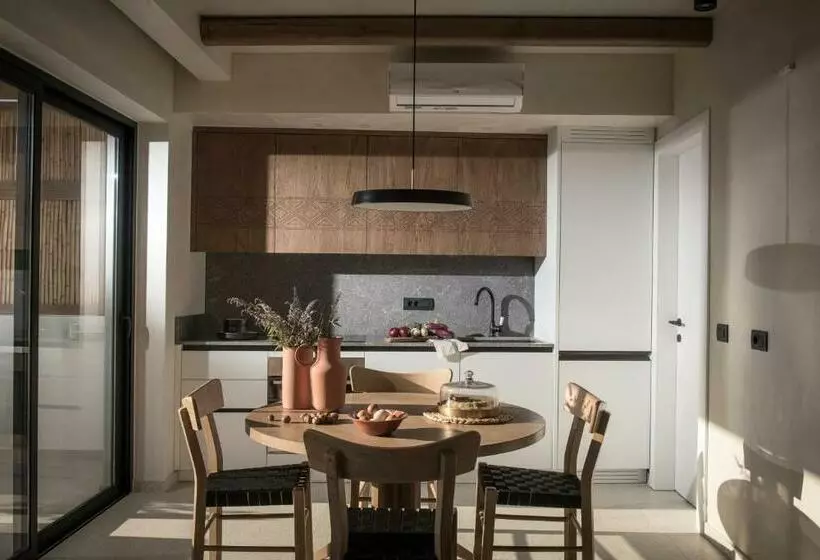 Tarsia Homes & Suites