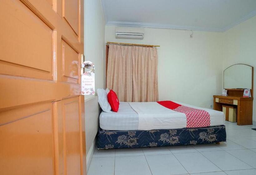 Отель Oyo 2025 Wisma Musdalifa