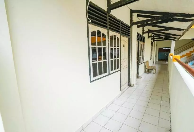 ホテル Oyo 2025 Wisma Musdalifa