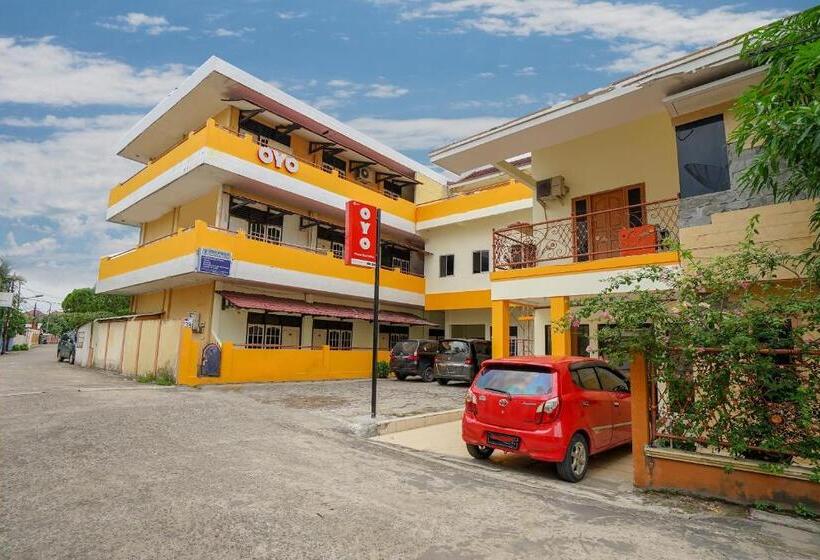 Отель Oyo 2025 Wisma Musdalifa