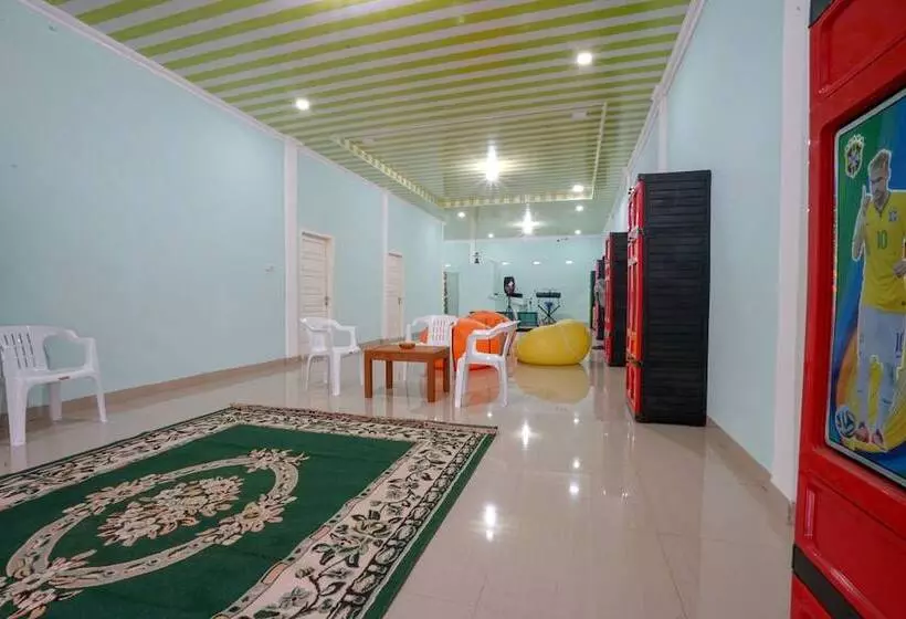ホテル Alam Lestari Redpartner