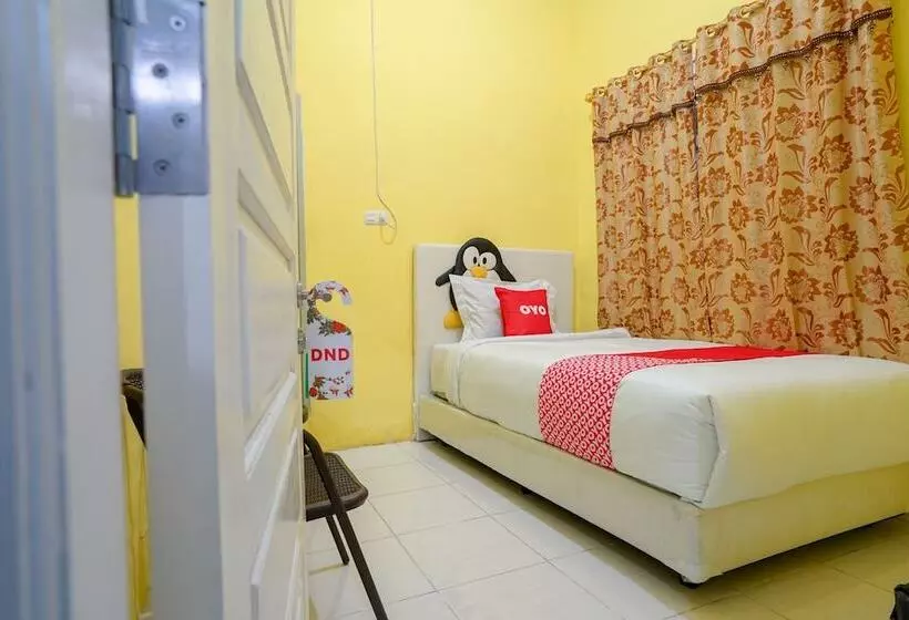 ホテル Alam Lestari Redpartner