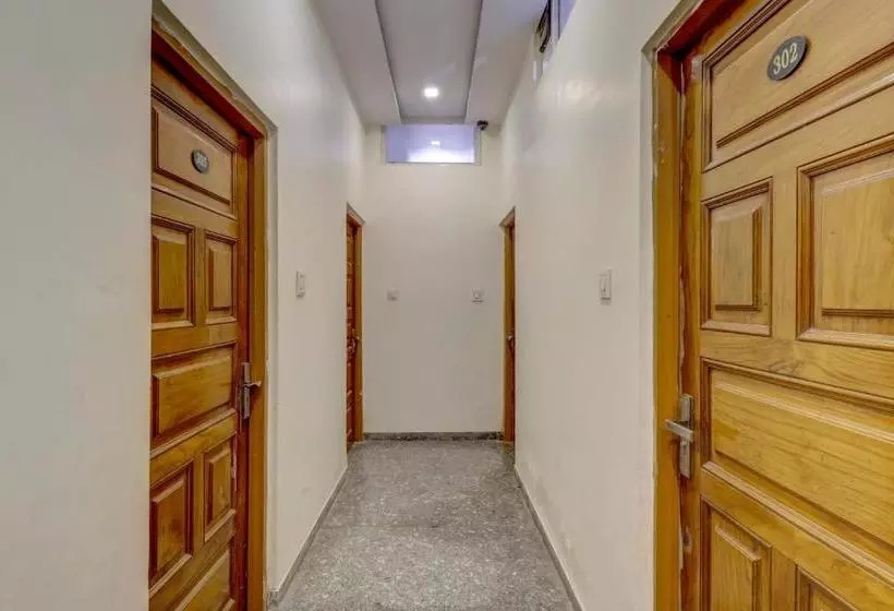 Hotelli Spot On 63835 Jannat Manzil