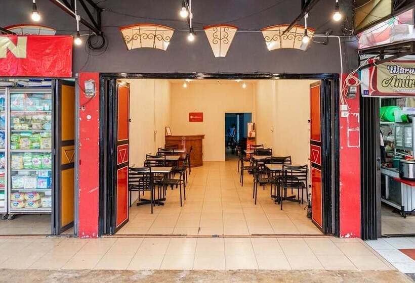 פנסיון Reddoorz Syariah @ Jalan Setiabudi Medan 3