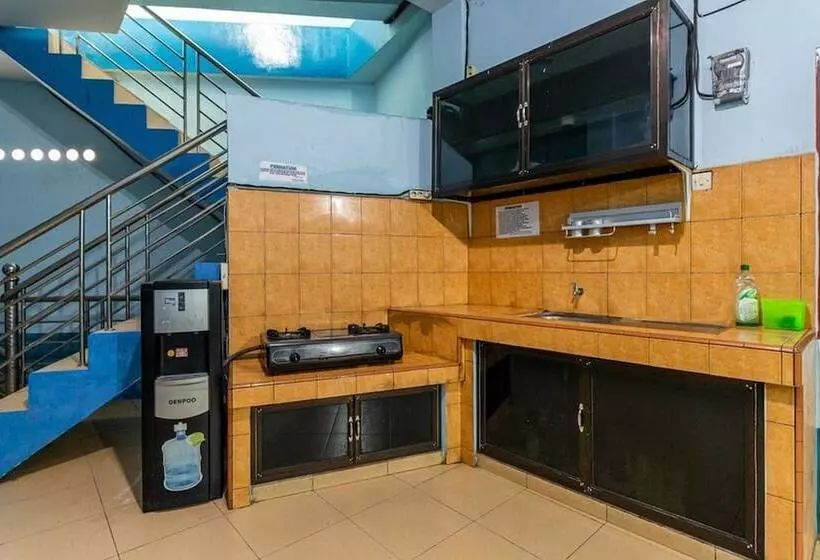 ペンション Reddoorz Syariah @ Jalan Setiabudi Medan 3