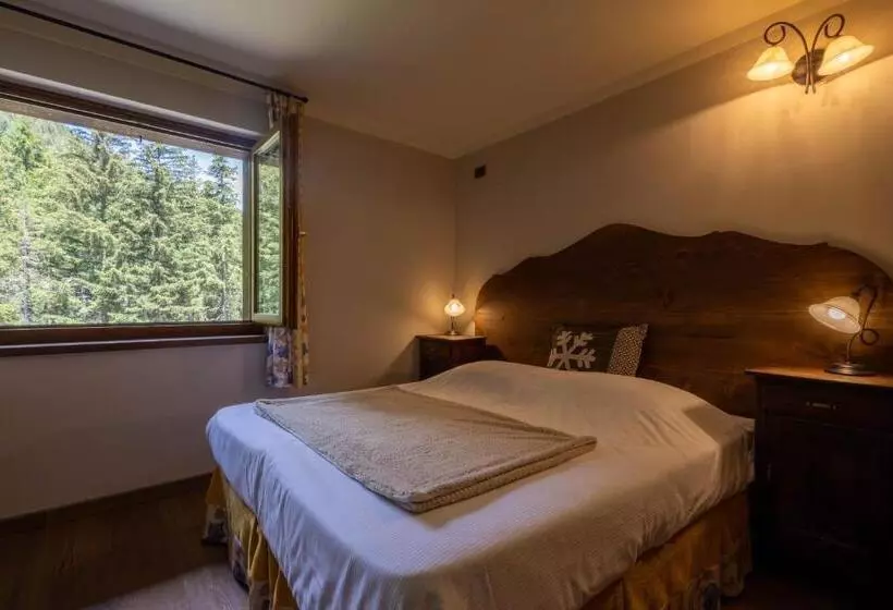 Hotelli Alpine Forest