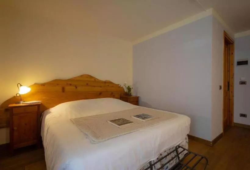 Hotelli Alpine Forest