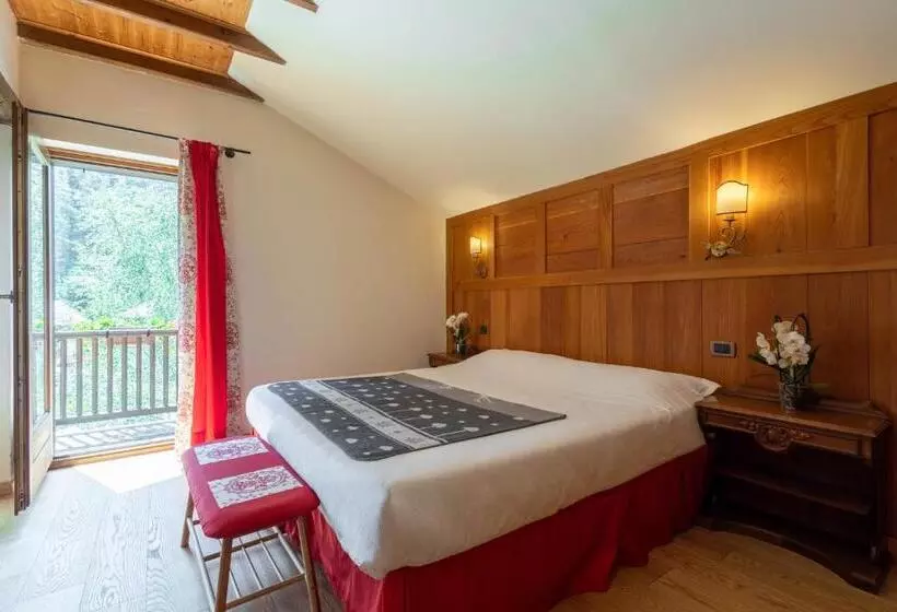 Hotelli Alpine Forest