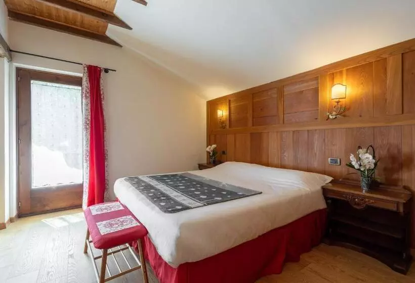 Hotelli Alpine Forest