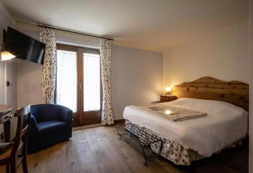 Hotelli Alpine Forest