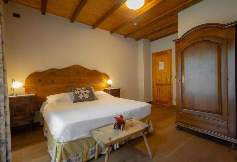 Hotelli Alpine Forest