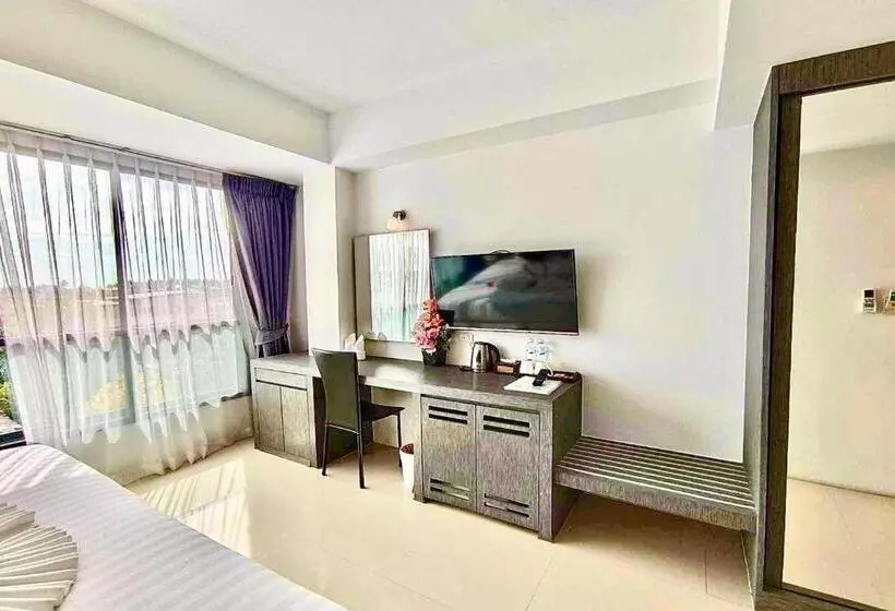هتل The Thames Pool Access Resort & Villa   Sha Extra Plus