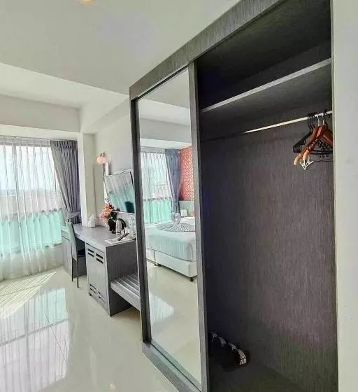 هتل The Thames Pool Access Resort & Villa   Sha Extra Plus