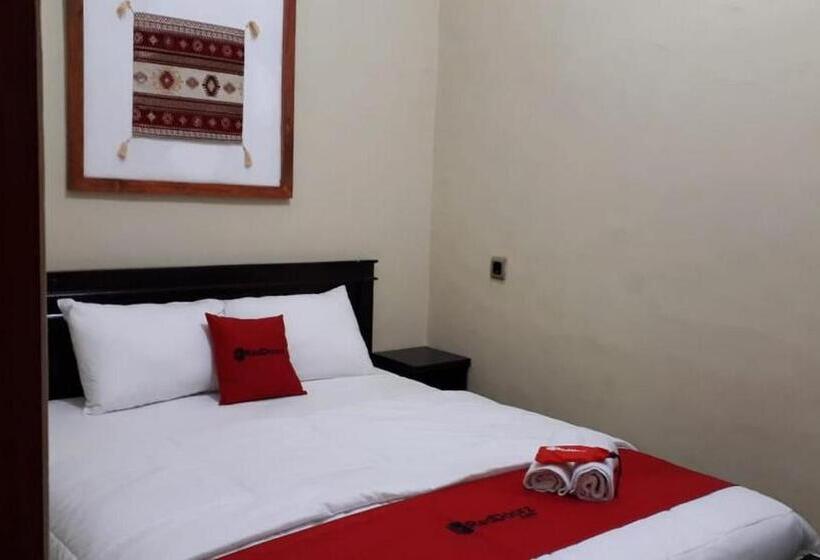 بنسيون Reddoorz Syariah Near Universitas 17 Agustus Banyuwangi