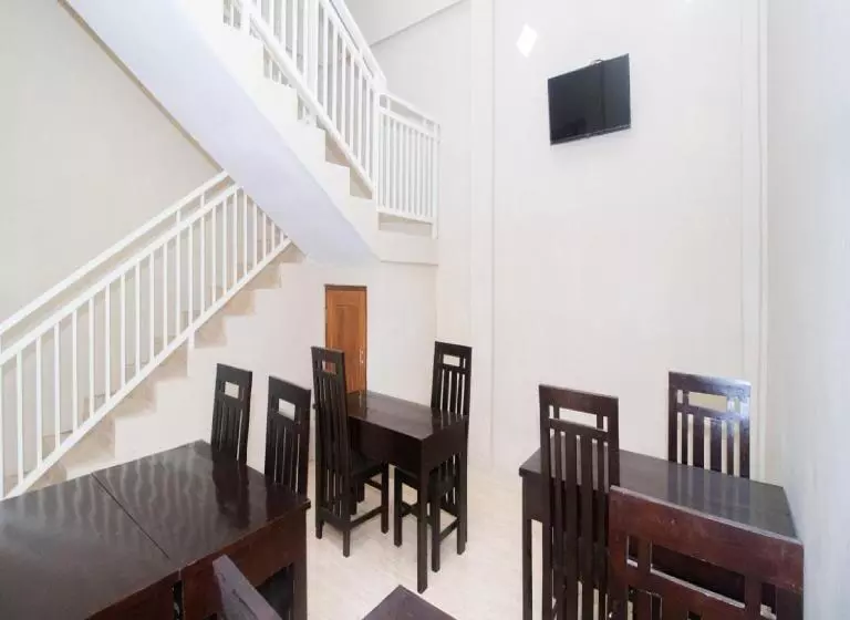 ペンション Reddoorz Syariah Near Universitas 17 Agustus Banyuwangi