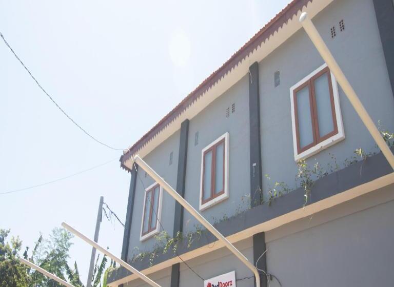 بنسيون Reddoorz Syariah Near Universitas 17 Agustus Banyuwangi