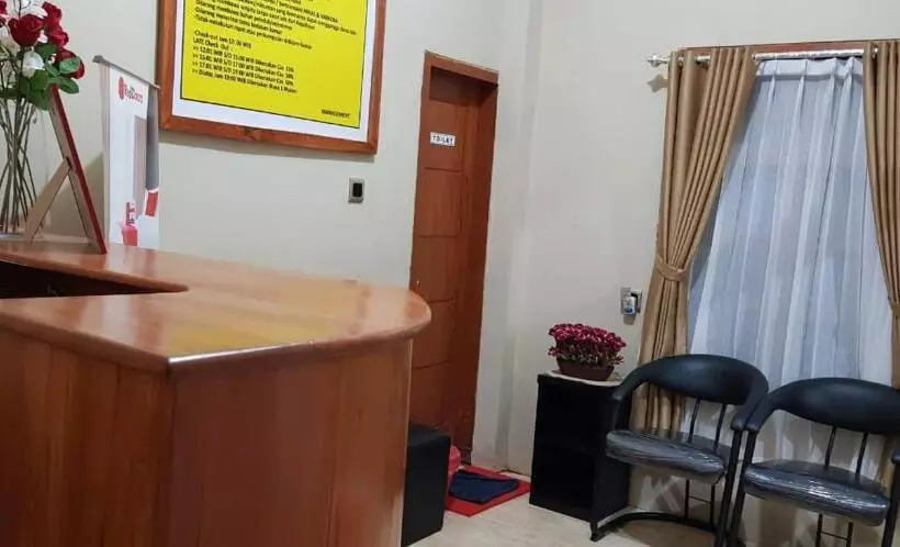 ペンション Reddoorz Syariah Near Universitas 17 Agustus Banyuwangi