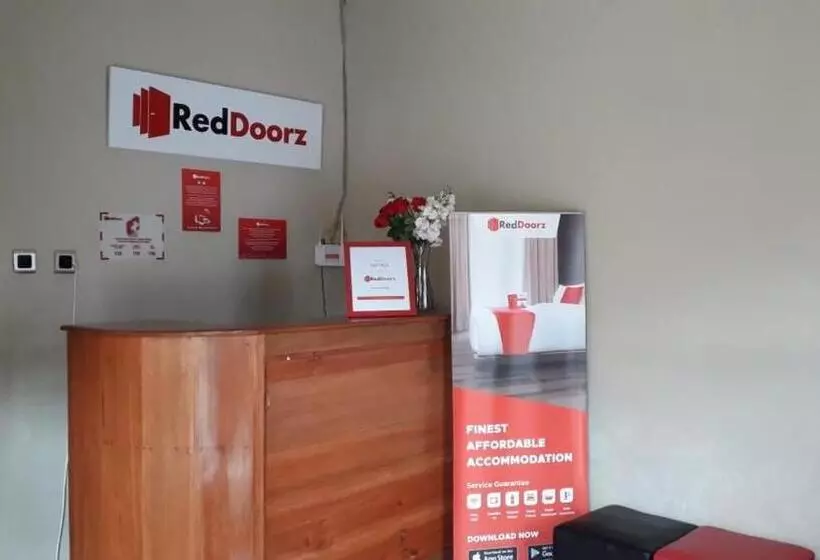 ペンション Reddoorz Syariah Near Universitas 17 Agustus Banyuwangi